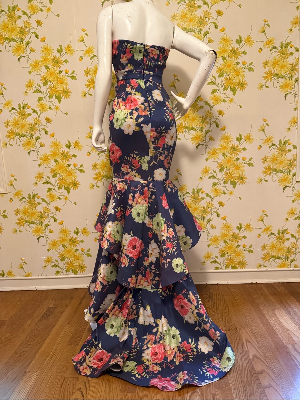 Floral Navy Mermaid Prom Dress with Ruffle Hem size M - Picture 8 of 9